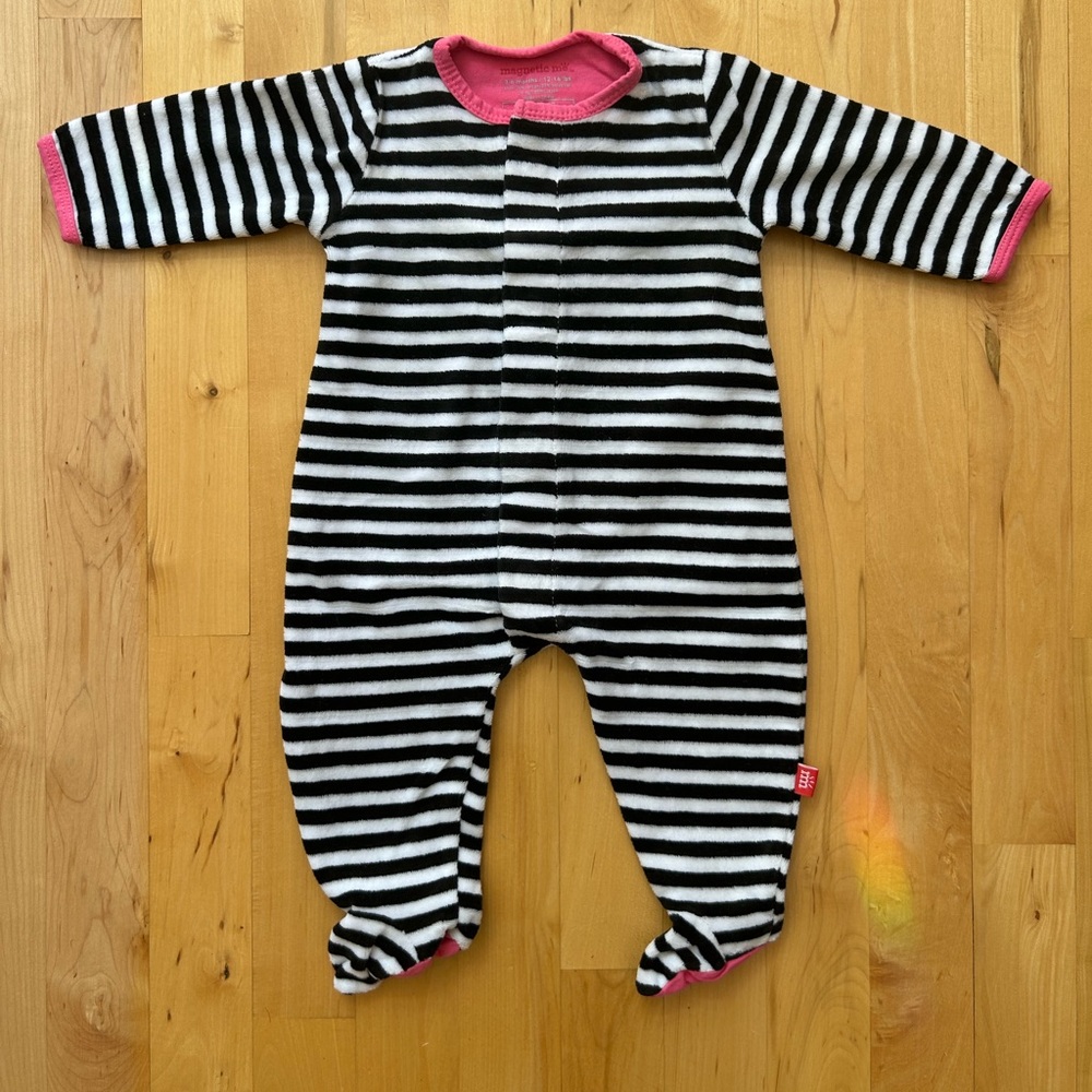Magnetic Me velour onsie